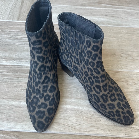 Rag & bone “Rover” Chelsea Leopard Print Suede Booties - Picture 2 of 12